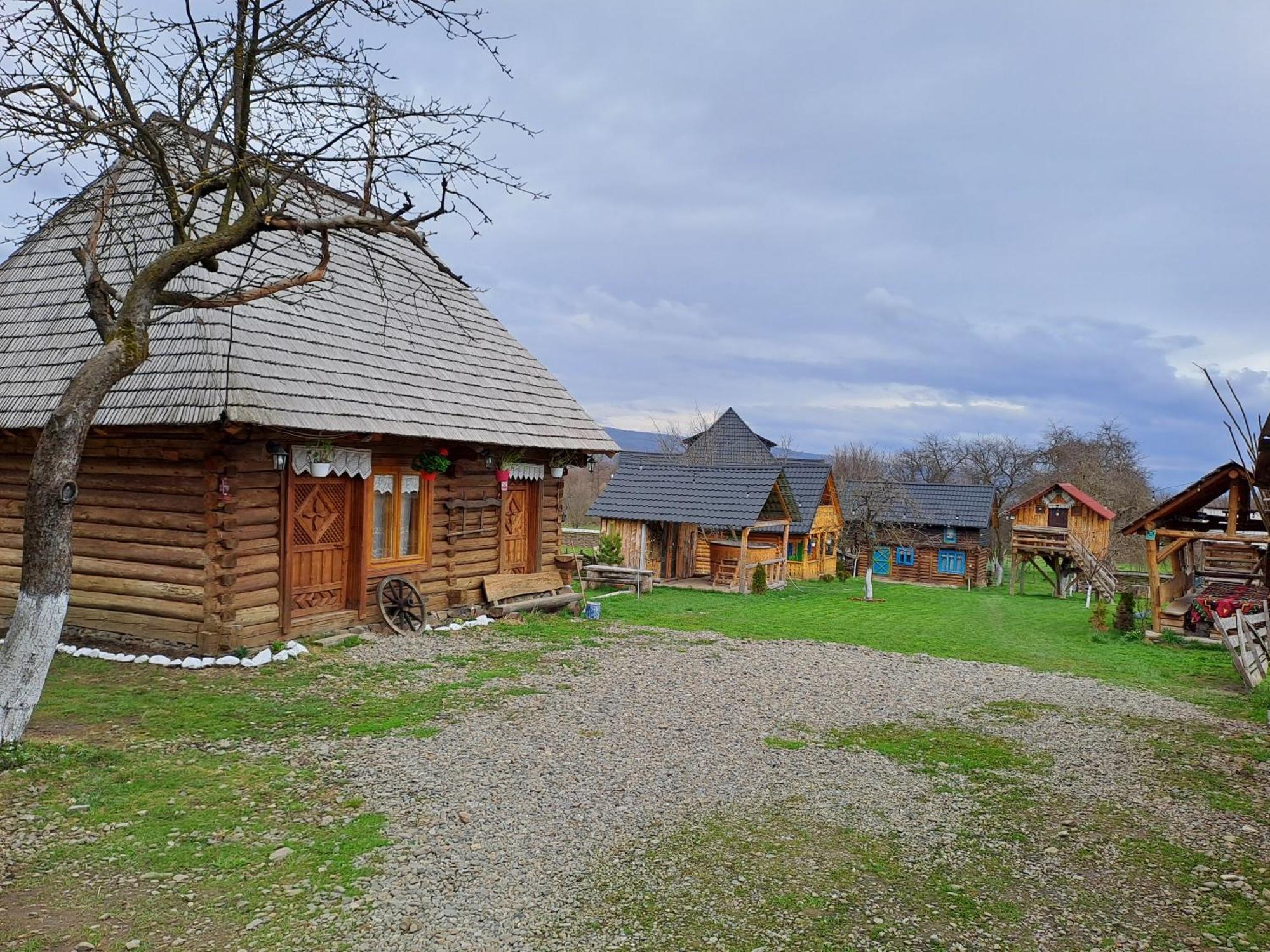 Complex Traditional Casuta Bunicilor-Breb Habitación foto