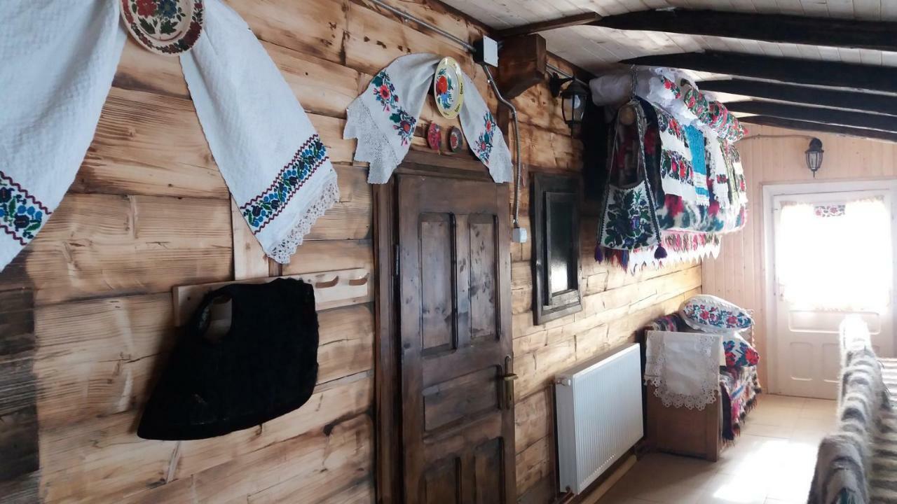 Complex Traditional Casuta Bunicilor-Breb Exterior foto